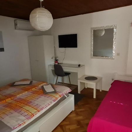 Sobe Zimmer Rooms Nika Tusilovic 외부 사진