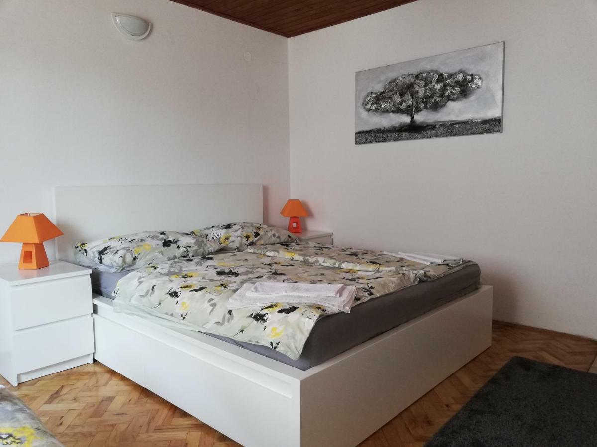 Sobe Zimmer Rooms Nika Tusilovic 외부 사진