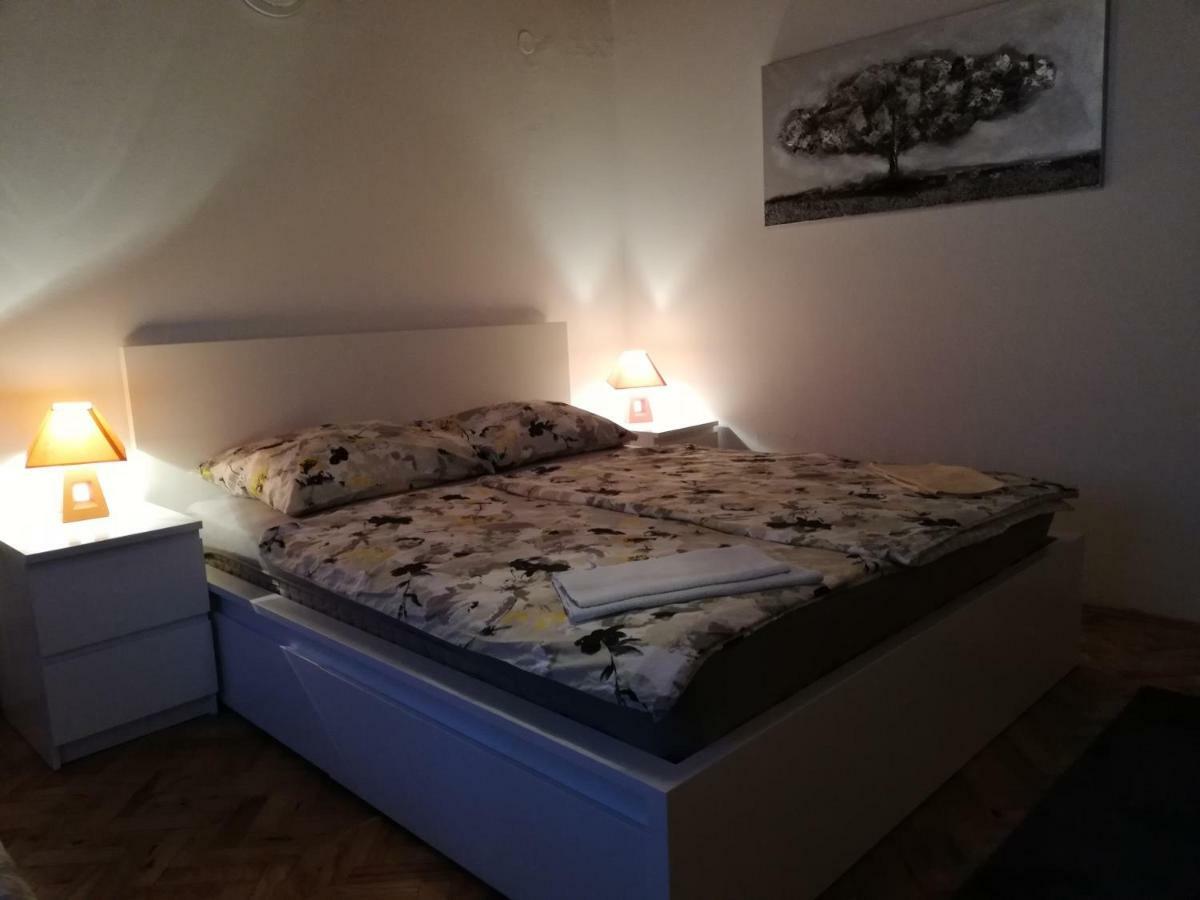 Sobe Zimmer Rooms Nika Tusilovic 외부 사진